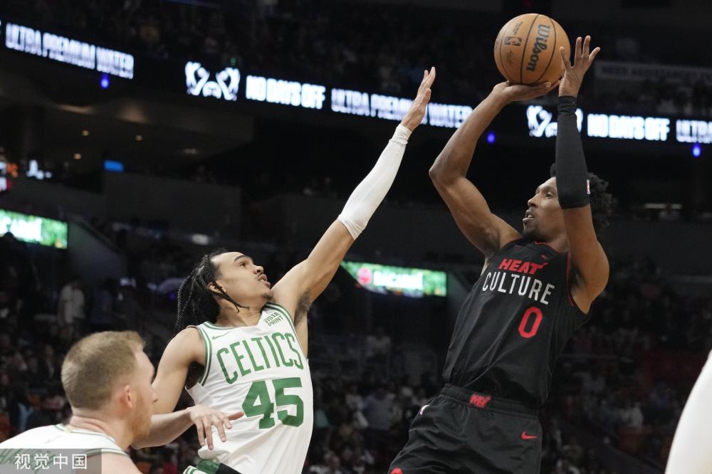 与会嘉宾围 与会嘉宾围